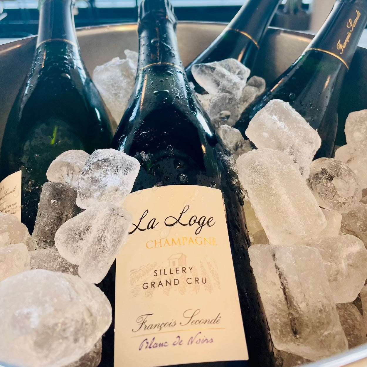 4 flasker champagne i bowle med isterninger, Francois Seconde champagne, La Loge, Grand cru champagne, brut