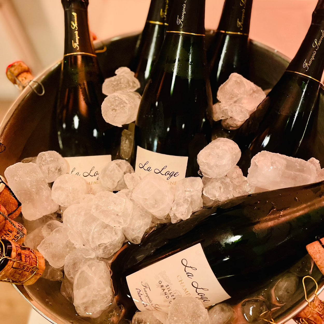 6 flasker champagne i bowle med isterninger, Francois Seconde champagne, La Loge, Grand cru champagne, brut